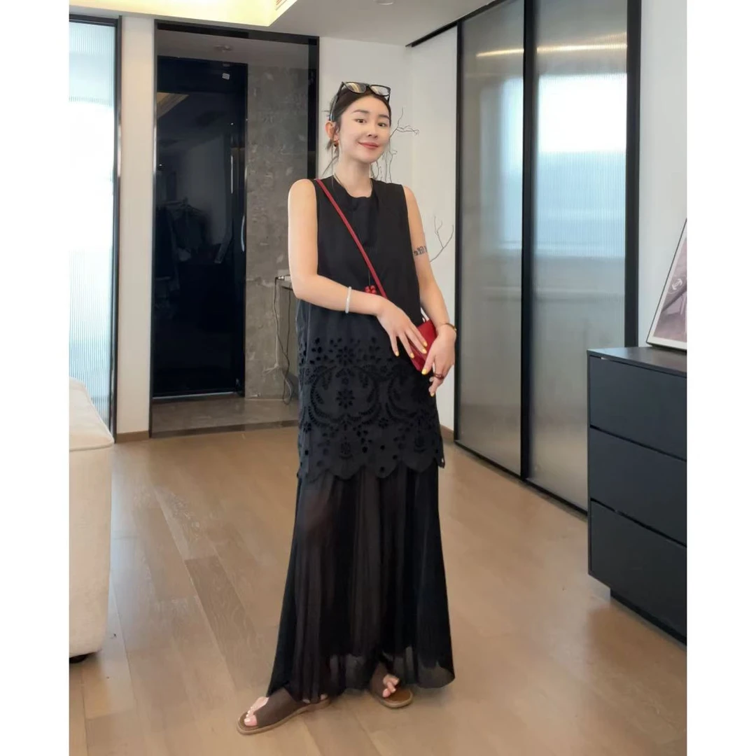 玖了个玖 2025夏 极简百搭镂空刺绣纱裙拼接无袖连衣裙 2505C3079