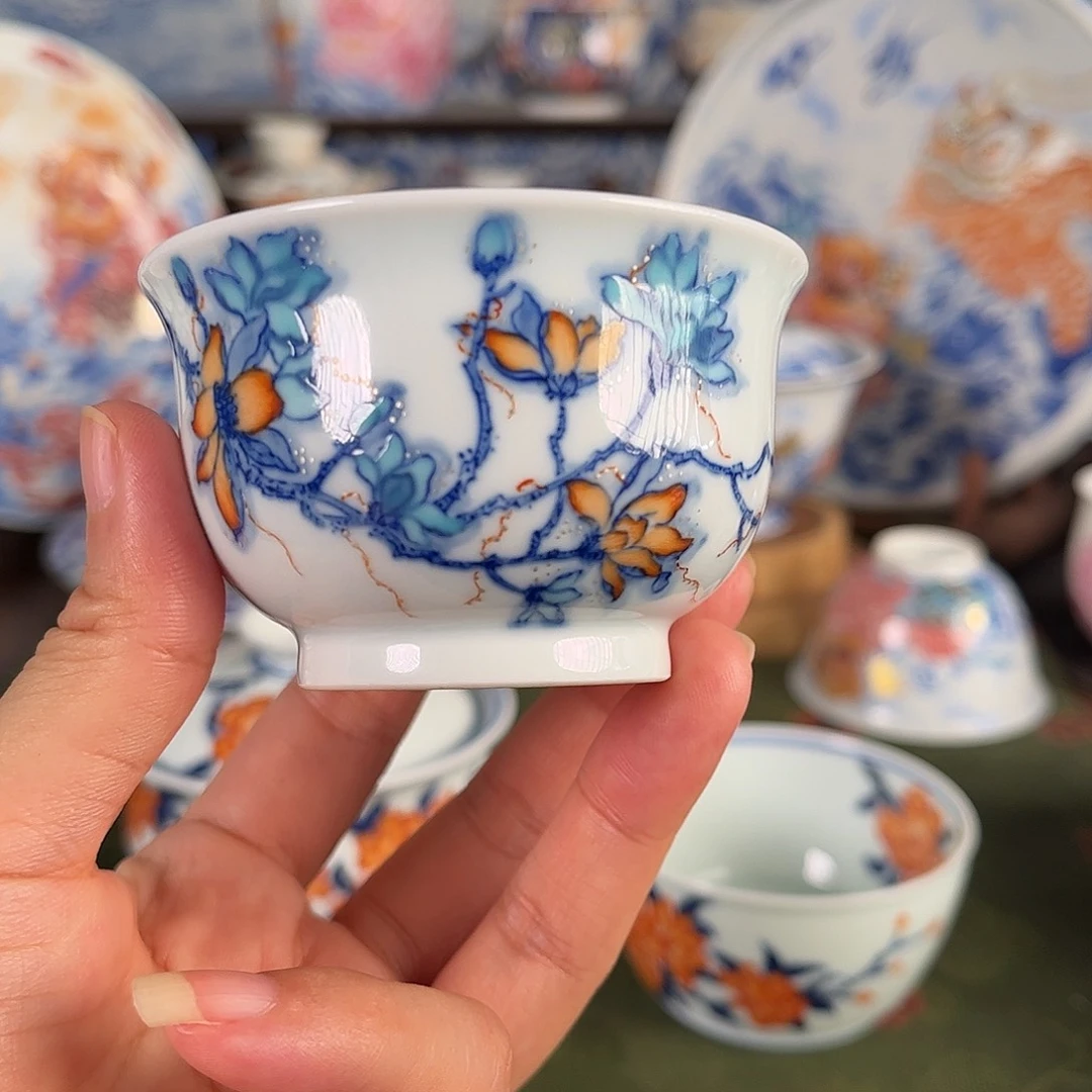 手绘青花斗彩玉兰杯