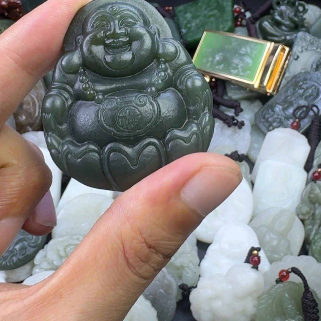 颈饰未镶嵌和田玉