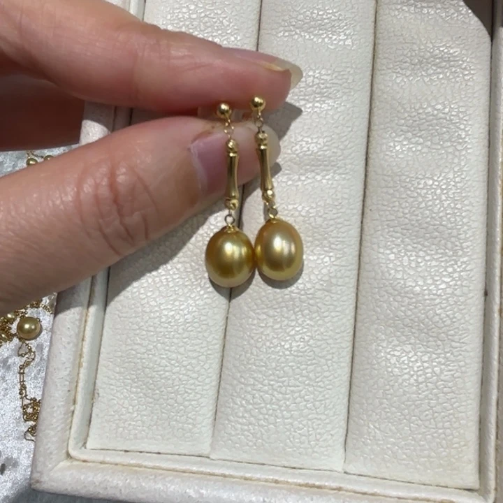 18K金镶嵌海水珍珠耳饰