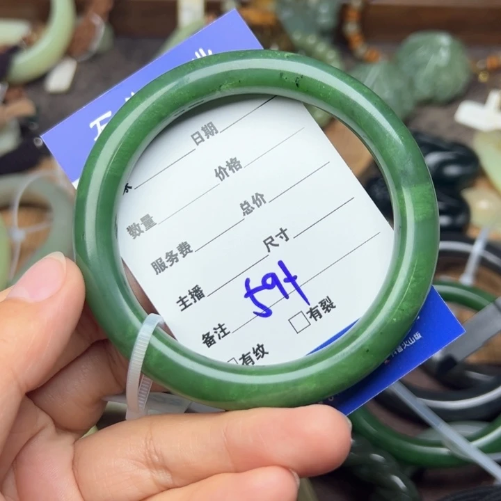 和田玉（碧玉）手镯未镶嵌上*月59