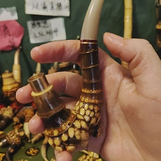 画***的贵州特色竹根烟斗工艺品手把件