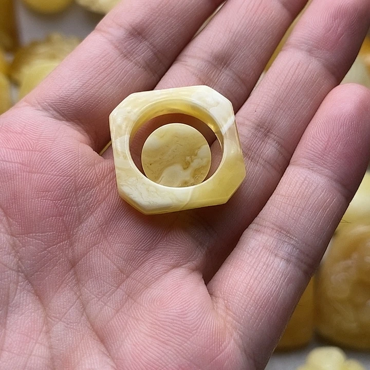 琥珀颈饰未镶嵌琥珀蜜蜡吊坠