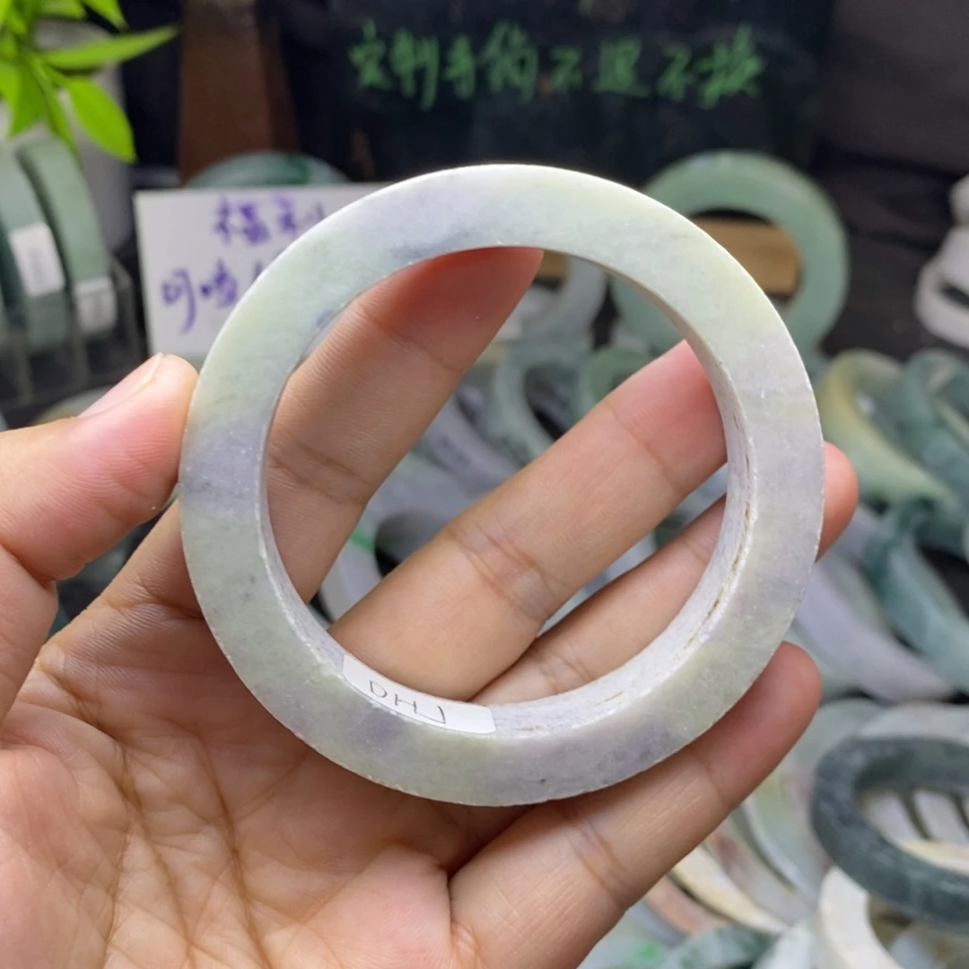 定制翡翠未镶嵌手镯