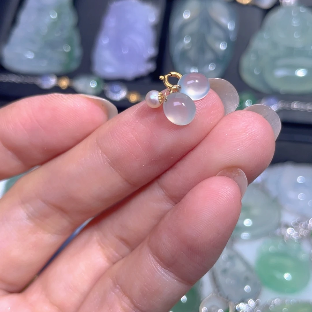 颈饰18K金镶嵌翡翠翡翠