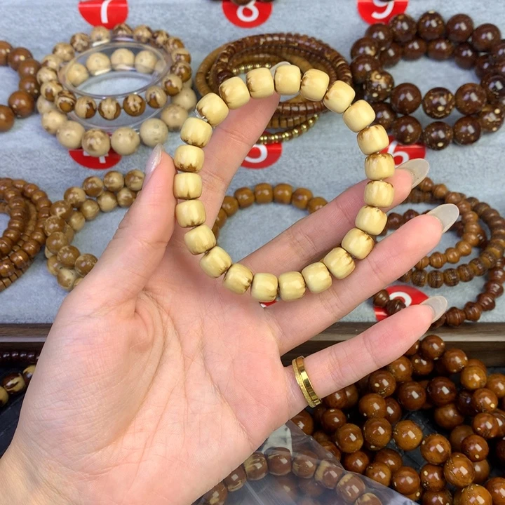 苗***泽手串紫金鼠10白皮