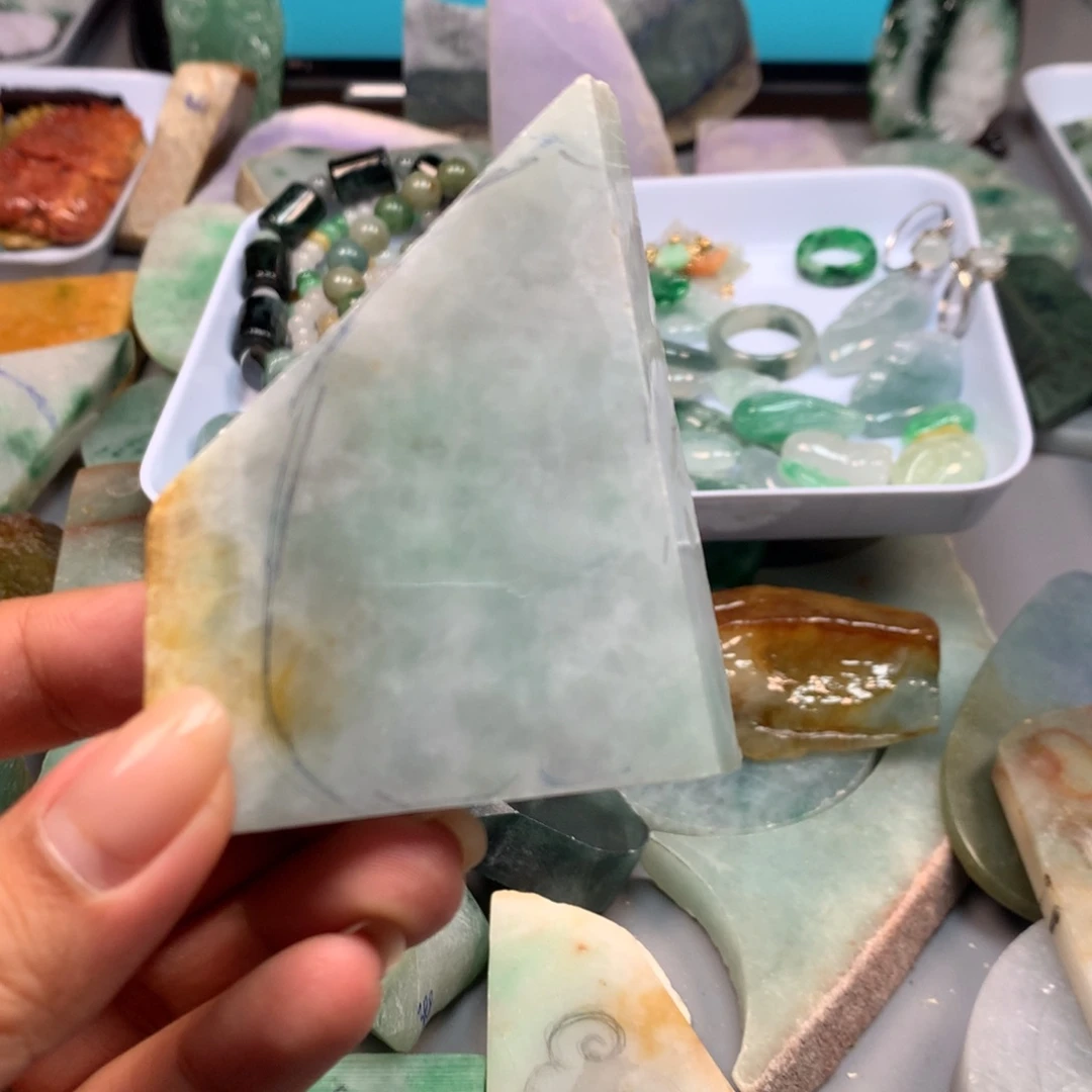 翡翠未镶嵌颈饰翡翠