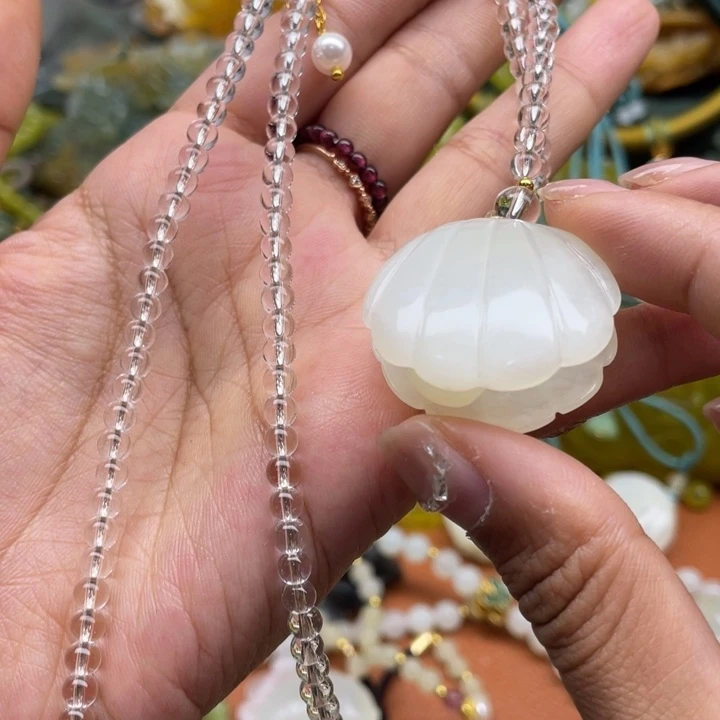 蛇纹石玉未镶嵌吊坠