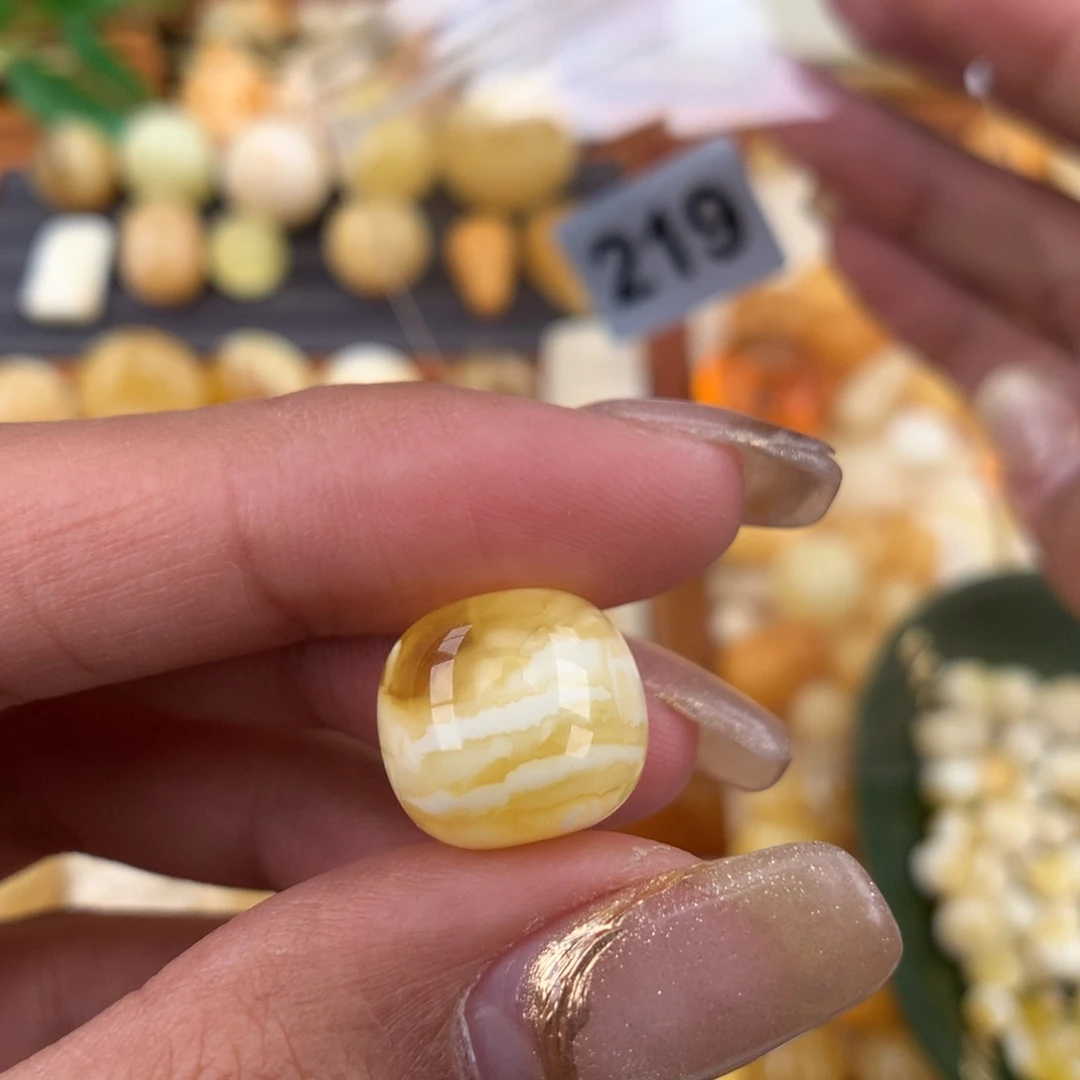 琥珀珠宝奇石未镶嵌13.6