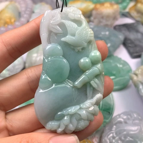 翡翠颈饰未镶嵌翡翠