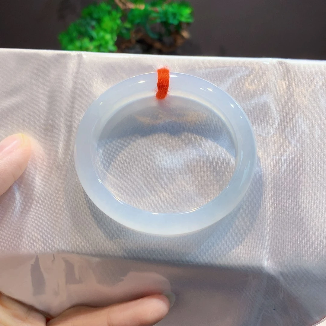 翡翠未镶嵌手镯52贵妃