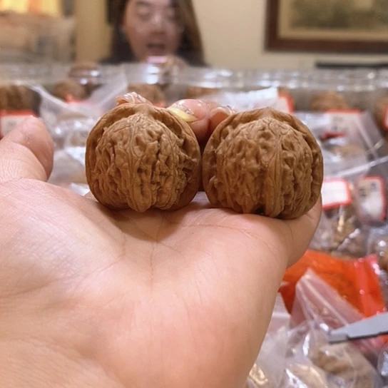 文玩核桃吊坠35狼牙山