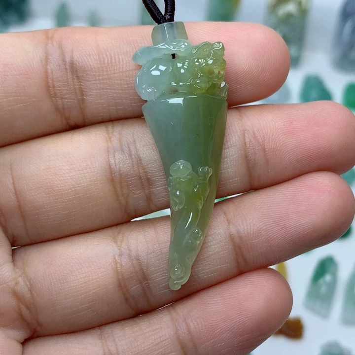 吊坠(不含链)未镶嵌翡翠