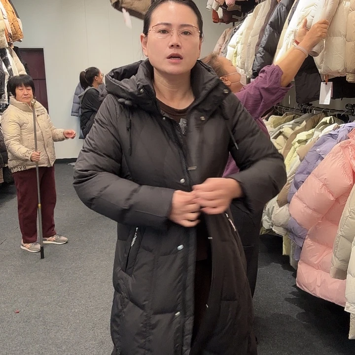 艾雨衣尚羽绒外套
