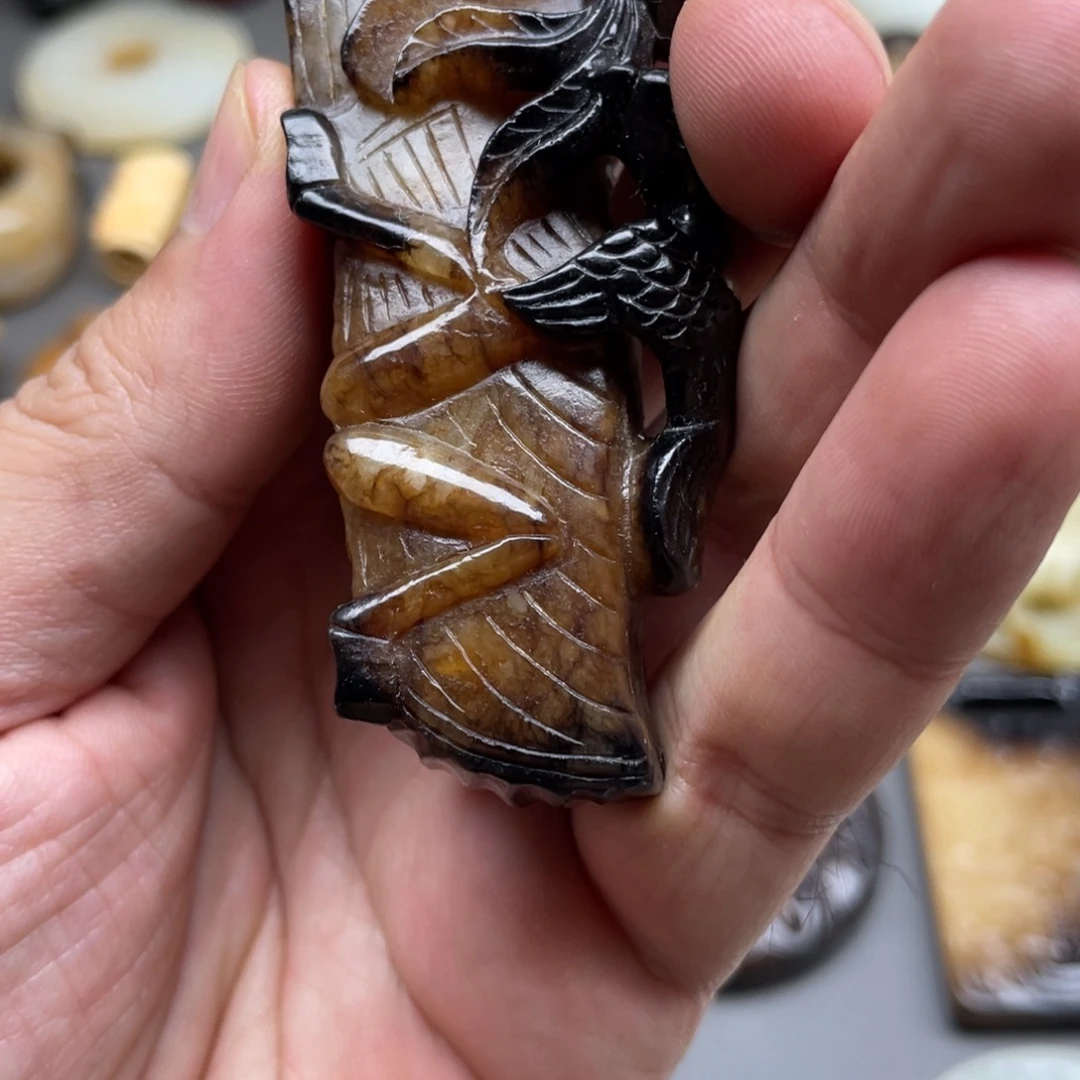 梦***3和田玉未镶嵌颈饰