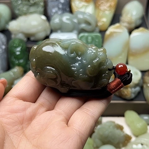颈饰未镶嵌和田玉