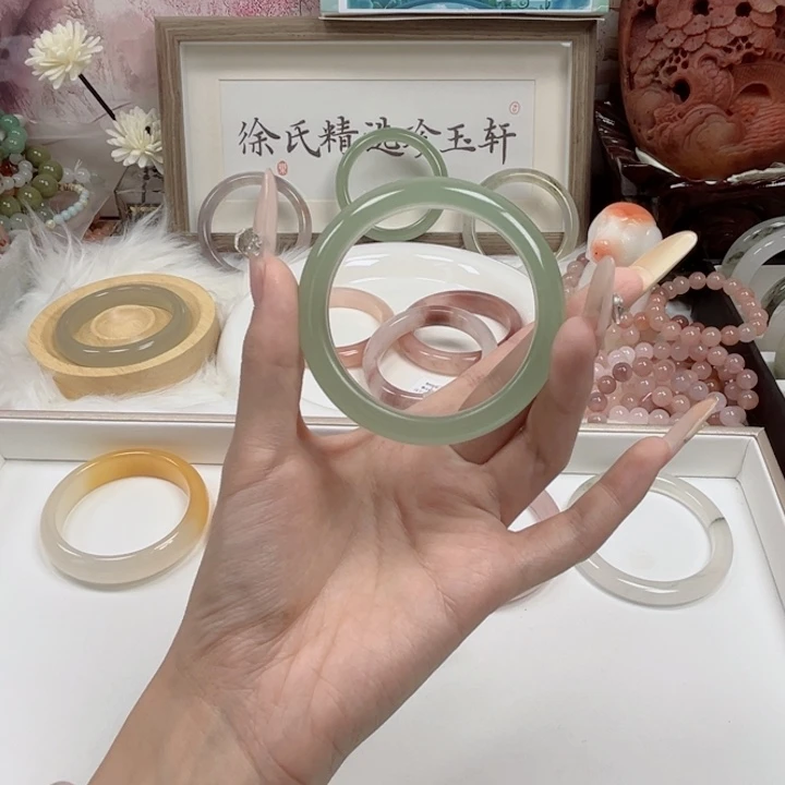 未镶嵌手镯石英质玉巧*力