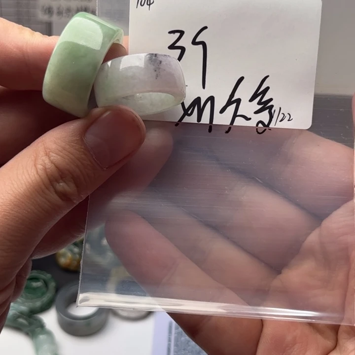 翡翠戒指未镶嵌x**爱