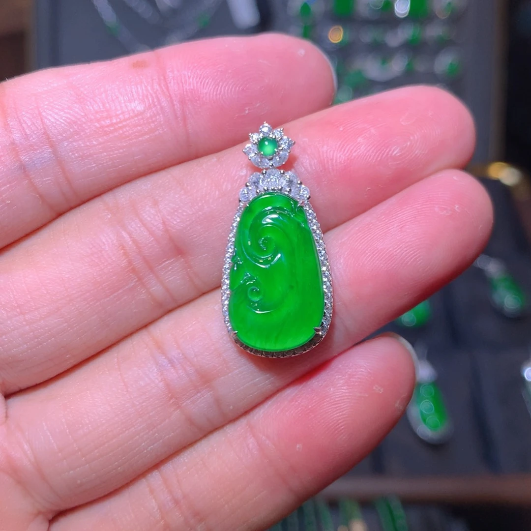 吊坠(不含链)18K金镶嵌翡翠如意