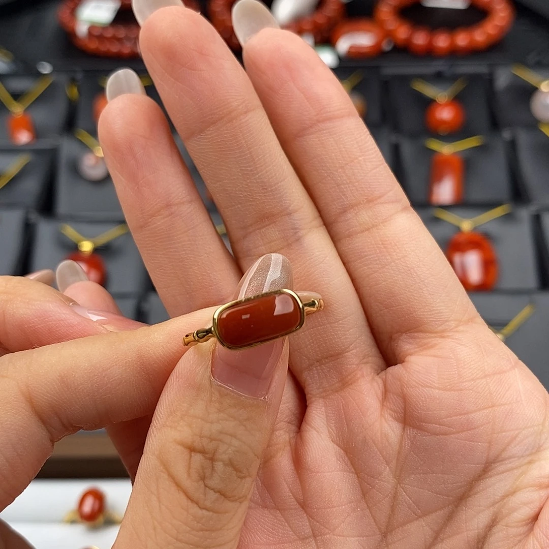 歆***兰南红玛瑙四川凉山马鞍戒银S925镶嵌