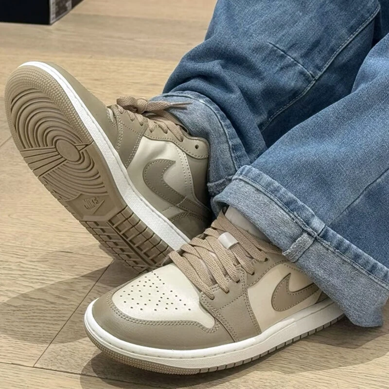 耐克(NIKE)女鞋JORDAN复古篮球鞋AJ1低帮运动鞋休闲鞋DC0774-203