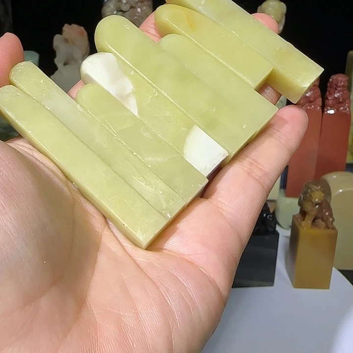 青田石有内纹有丝