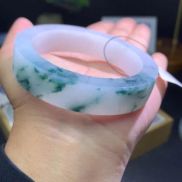 定制翡翠未镶嵌翡翠手镯