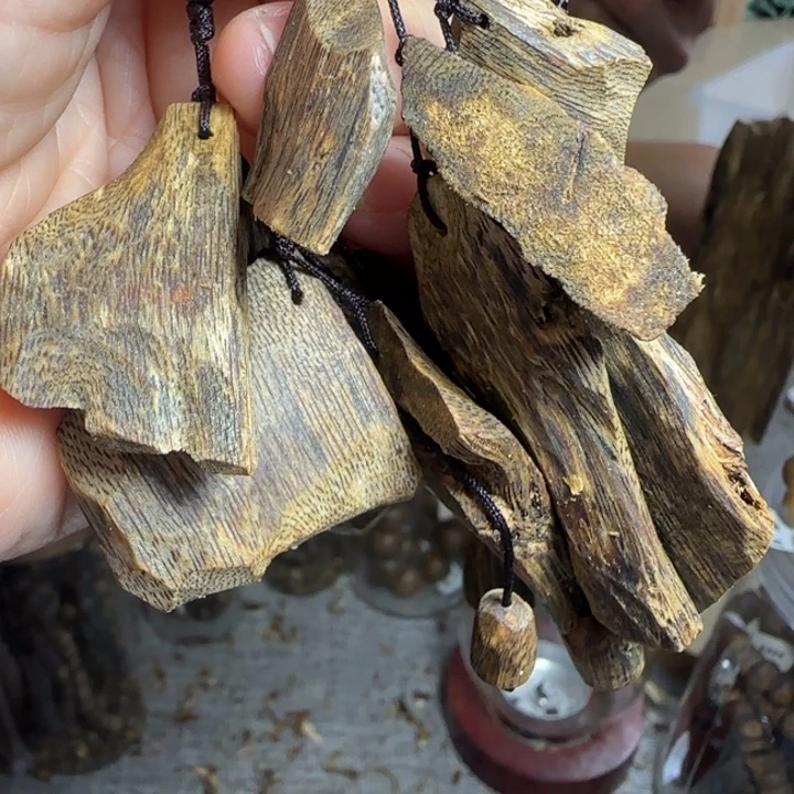 沉香沉香碎屑车挂