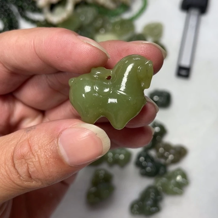 和田玉（糖玉）未镶嵌颈饰