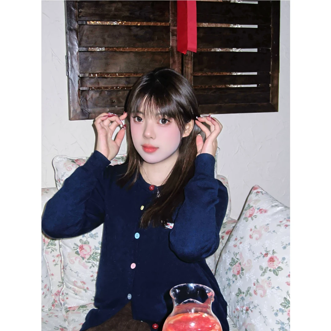彩色纽扣小狗刺绣圆领针织开衫女春外搭宽松软糯休闲毛衣外套上衣