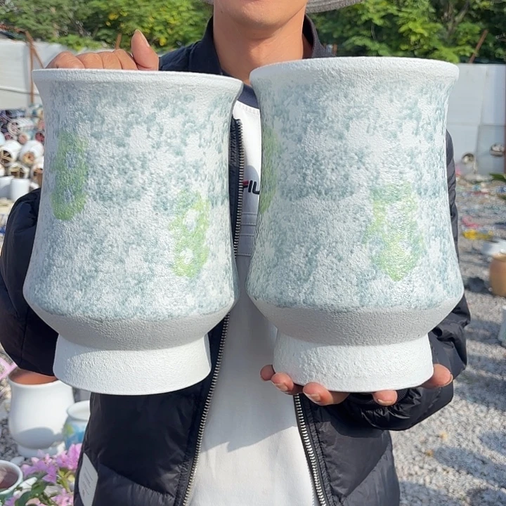 小蛮腰两个口径16高度24