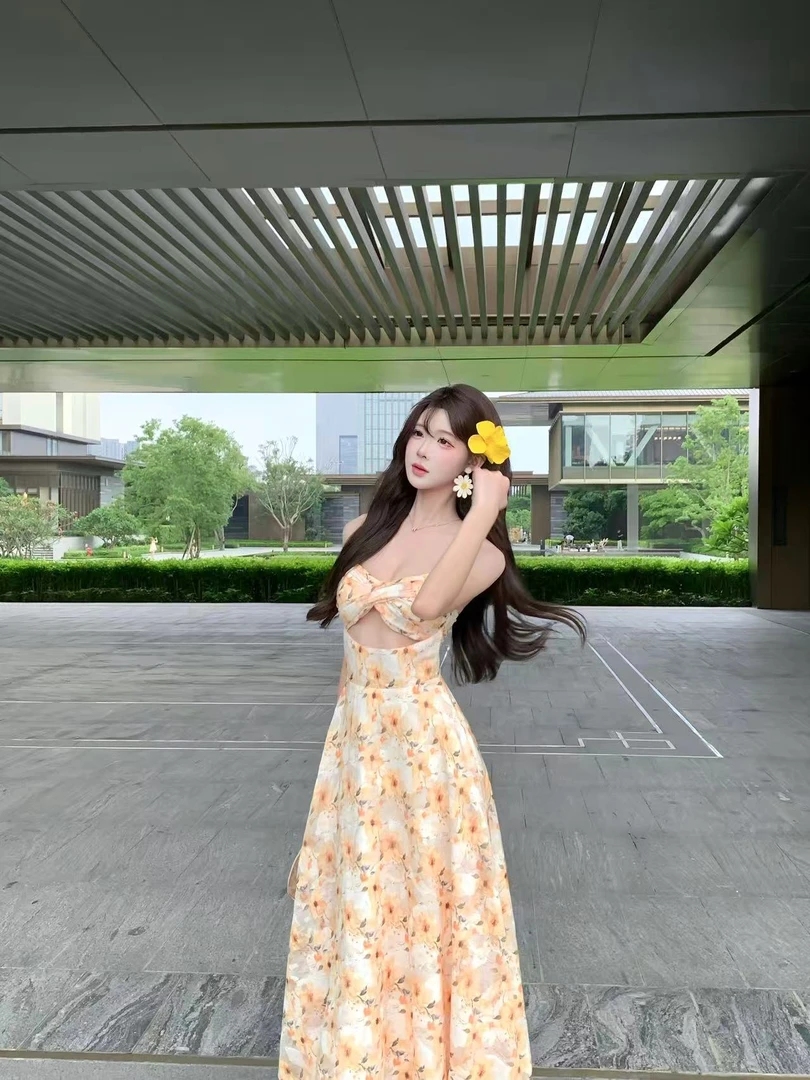 怡宝【芝士爱丽】法式高级感镂空性感纯欲风甜美连衣裙-LXYJL51156