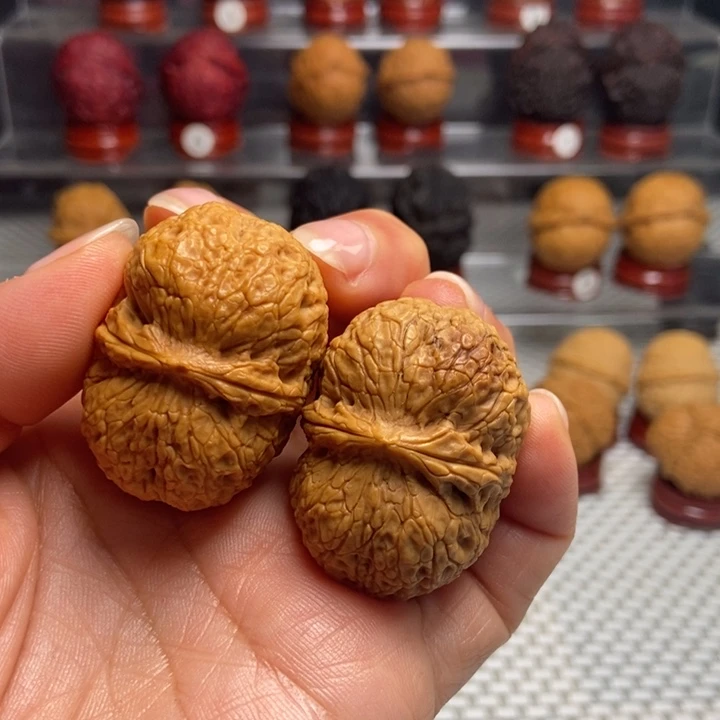 文玩核桃把件天*?2花生元宝