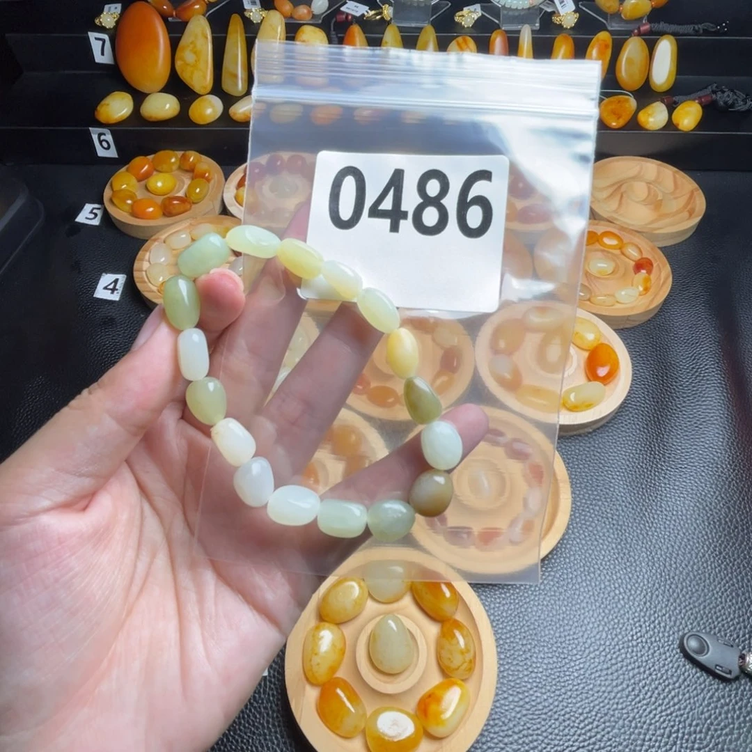和田玉未镶嵌手串