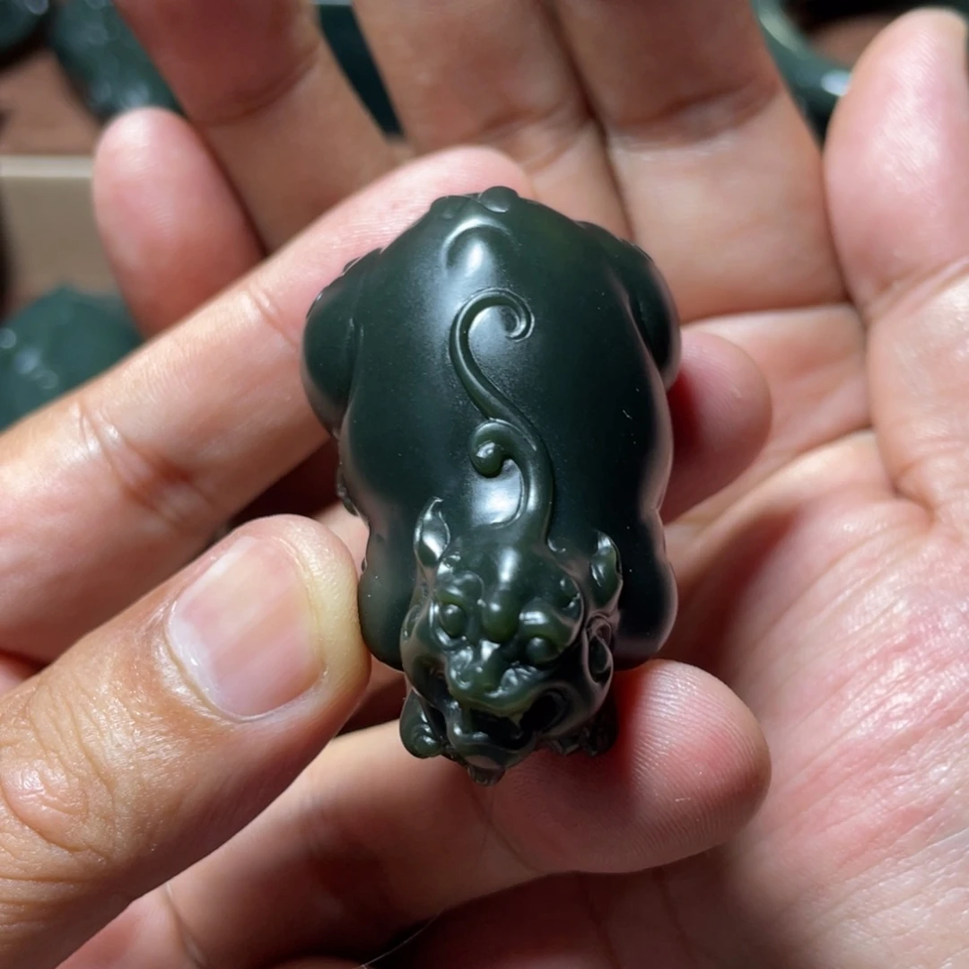 如***愿和田玉未镶嵌颈饰