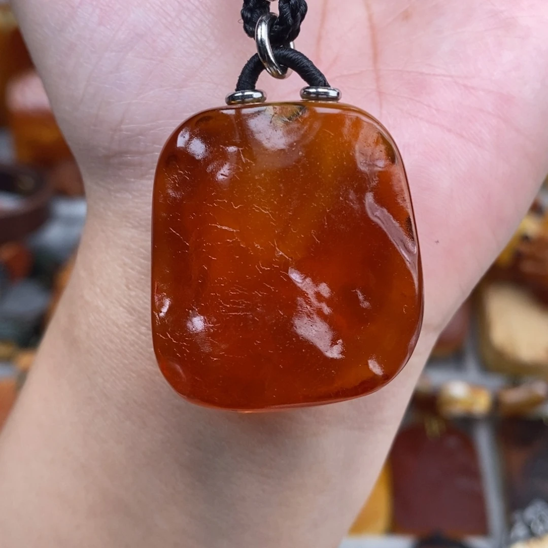 未镶嵌吊坠(赠链)琥珀