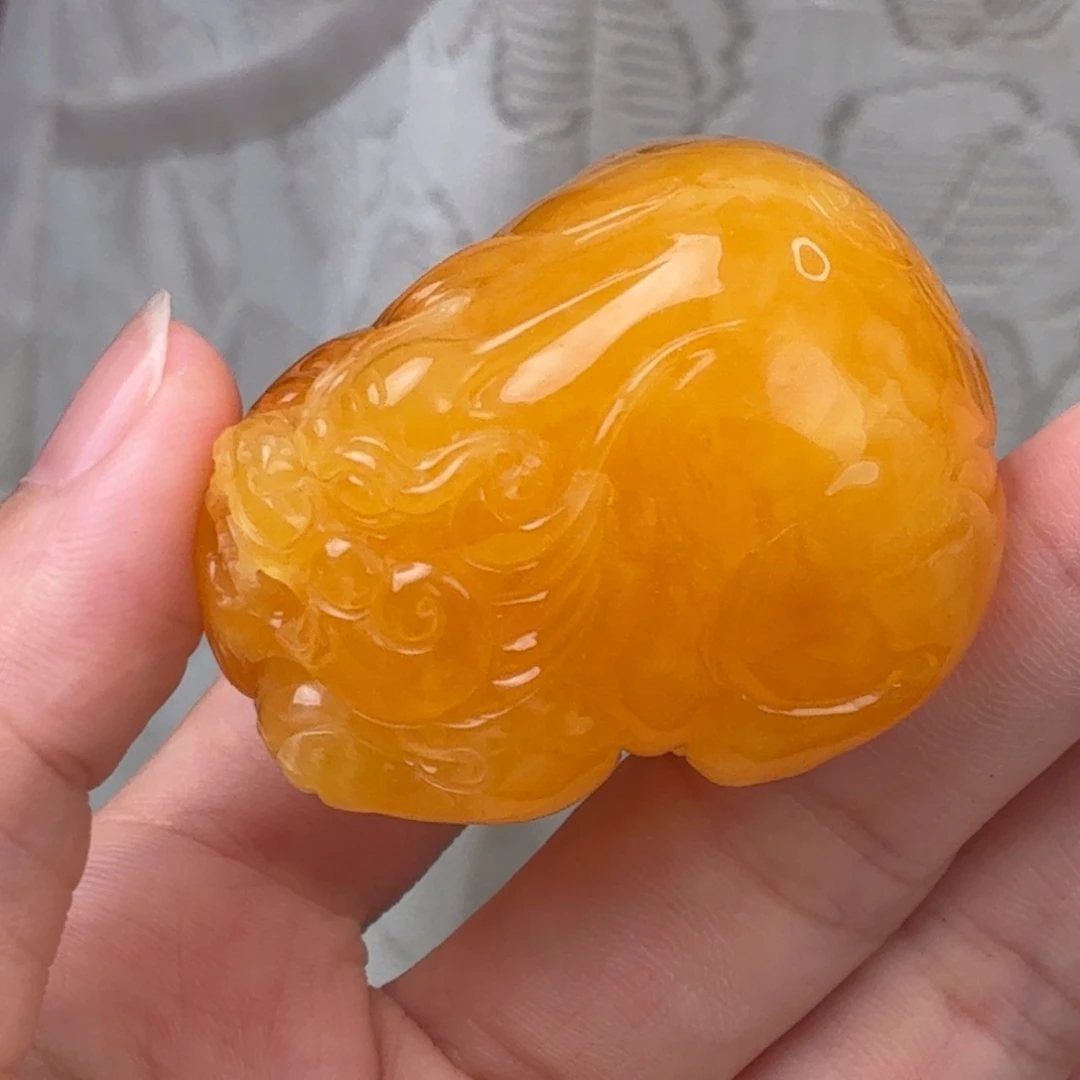裸石琥珀未镶嵌橘红貔貅