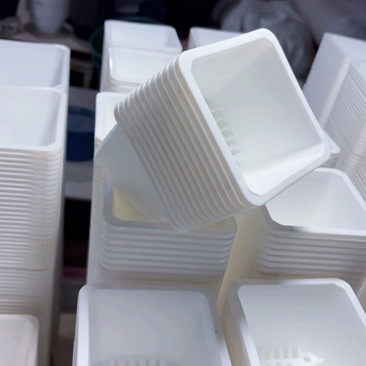 100白方盆9公分高7公分12个