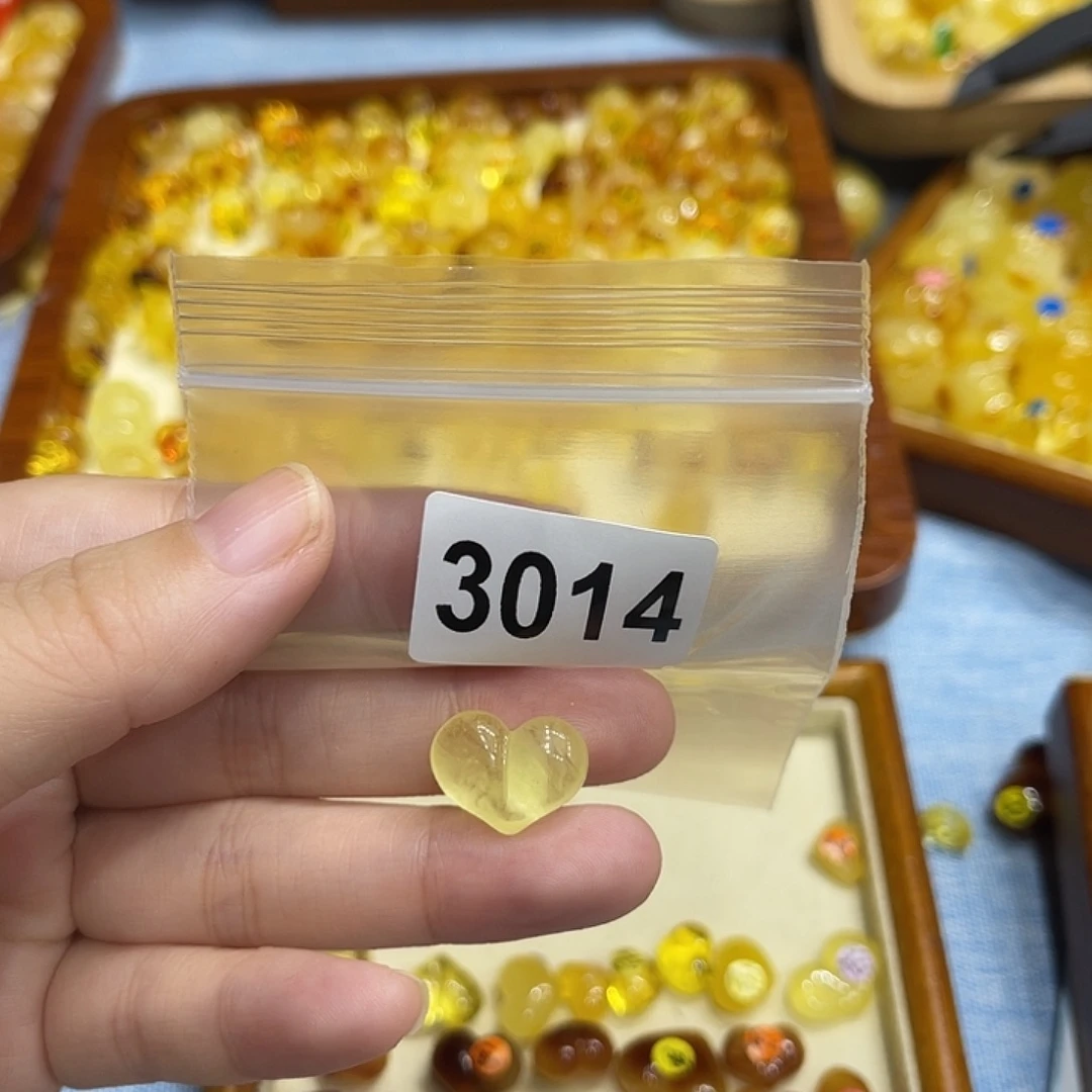 琥珀未镶嵌珠宝奇石