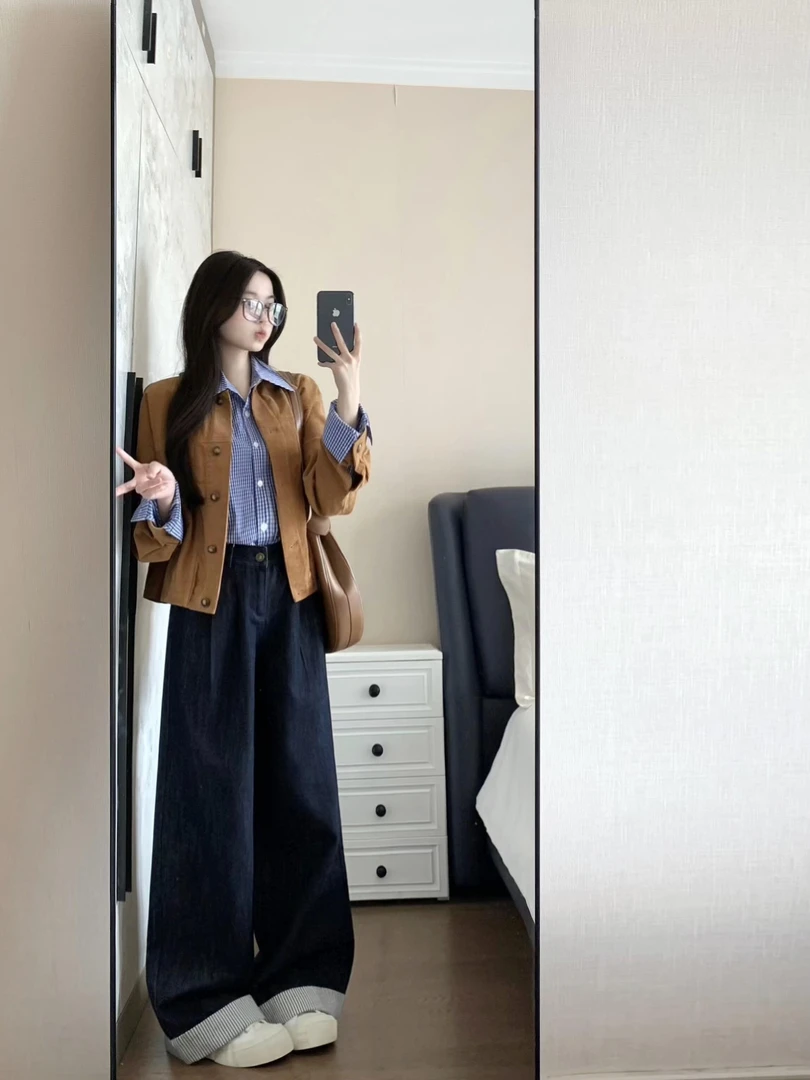 早秋新款复古灯芯绒翻领外套女格纹长袖女装衬衫搭配牛仔裤三件套