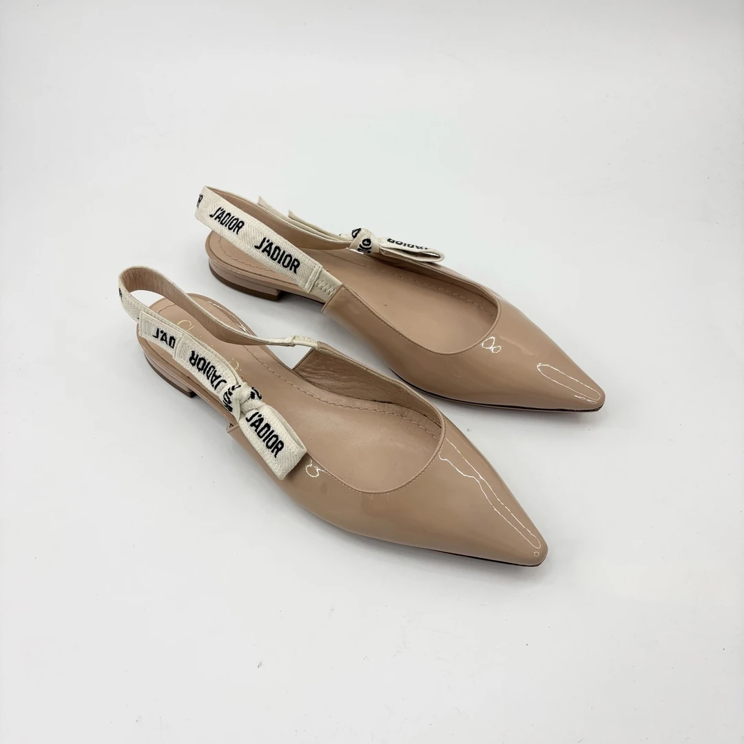 95新 DIOR/迪奥 37码/气质尖头裸色漆皮粗跟女士平底鞋/TT250118