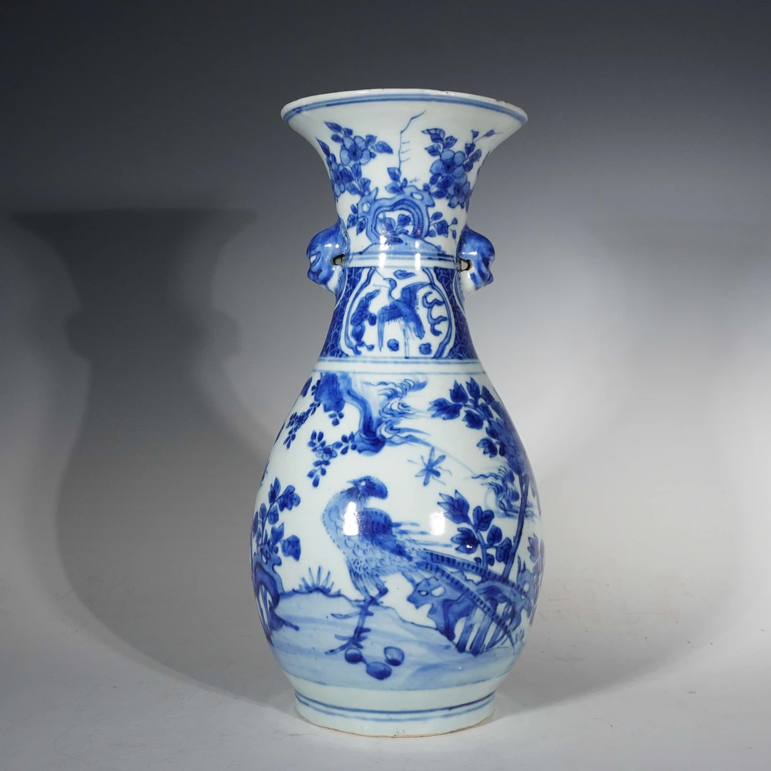【拍卖】Lot 23029 青花花鸟辅首耳尊