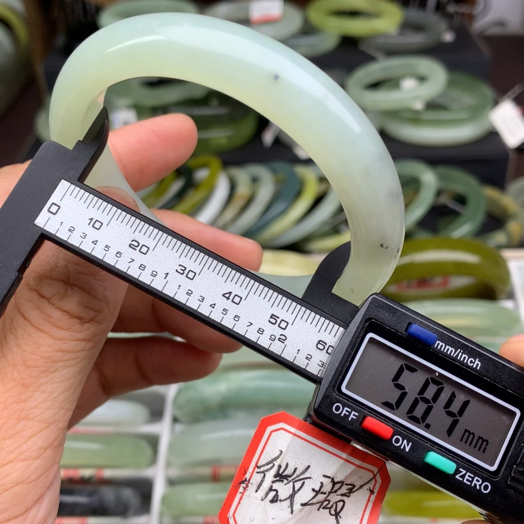 蛇纹石玉未镶嵌手镯792