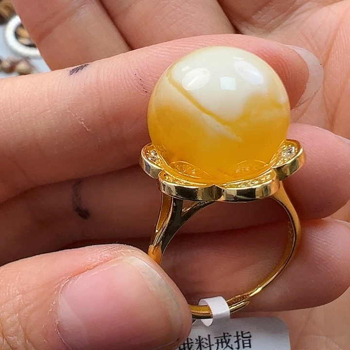 蜜蜡未镶嵌珠宝奇石