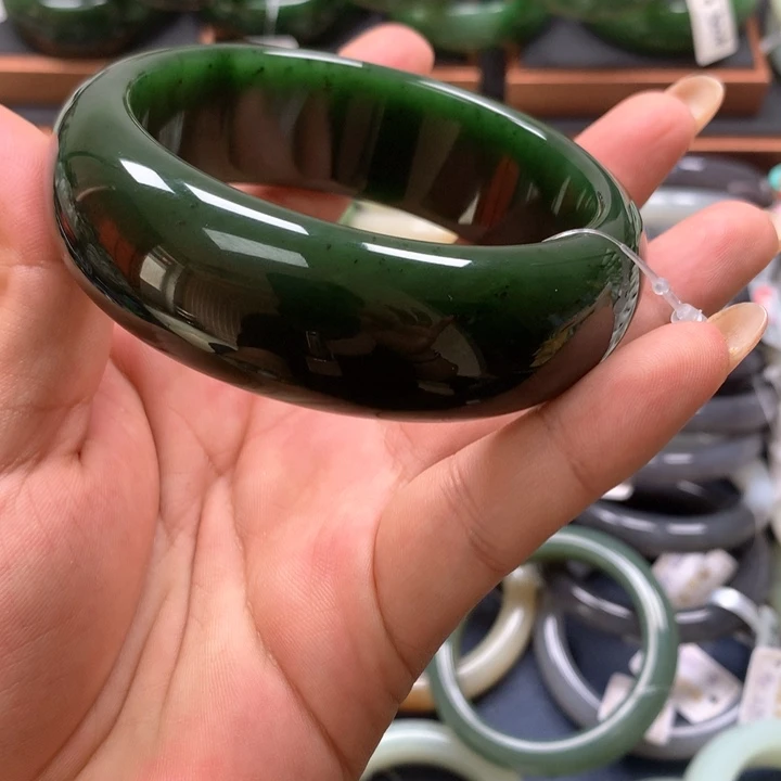 【闪购商品】未镶嵌手镯和田玉（碧玉）