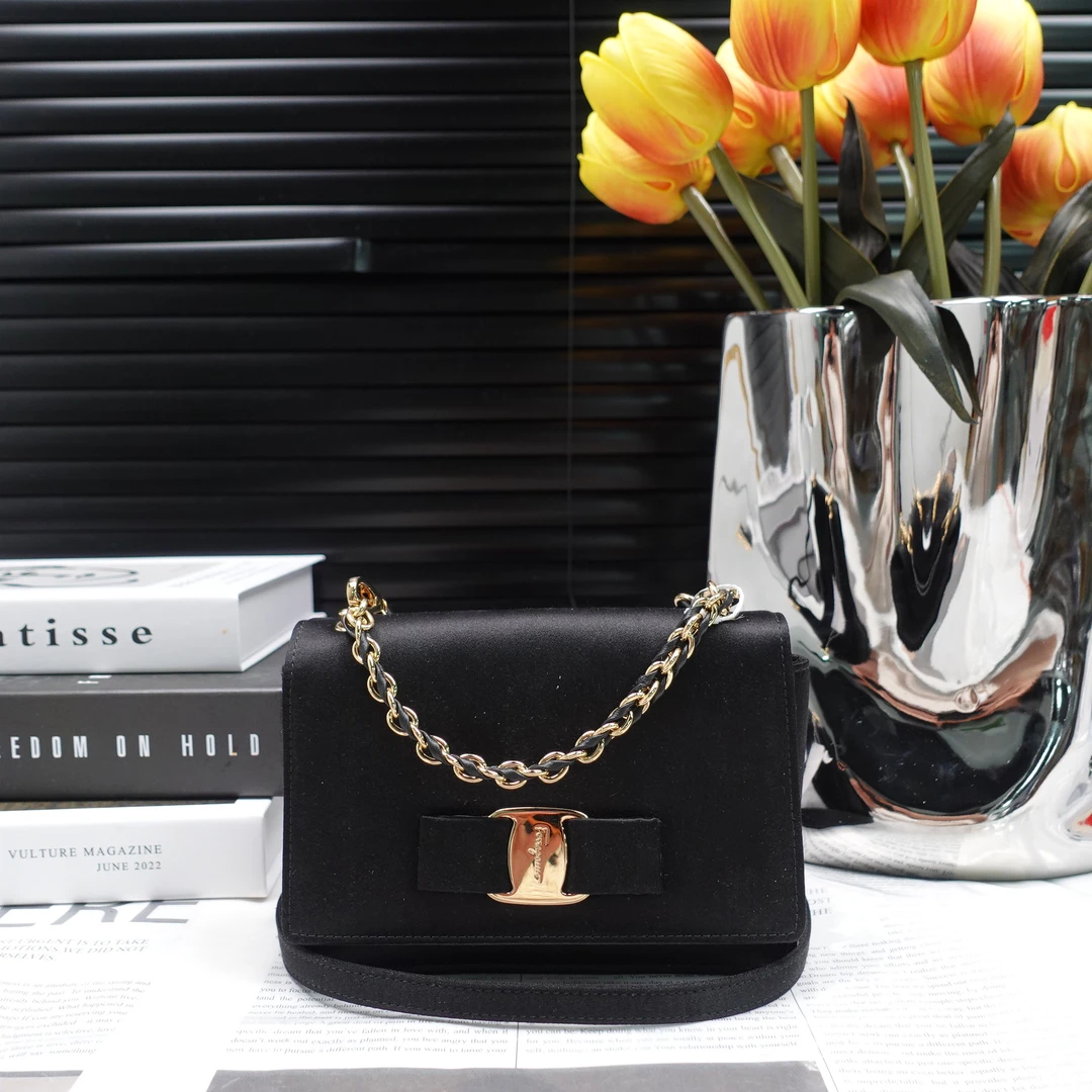 95新 FERRAGAMO/菲拉格慕 单肩包/T10164180