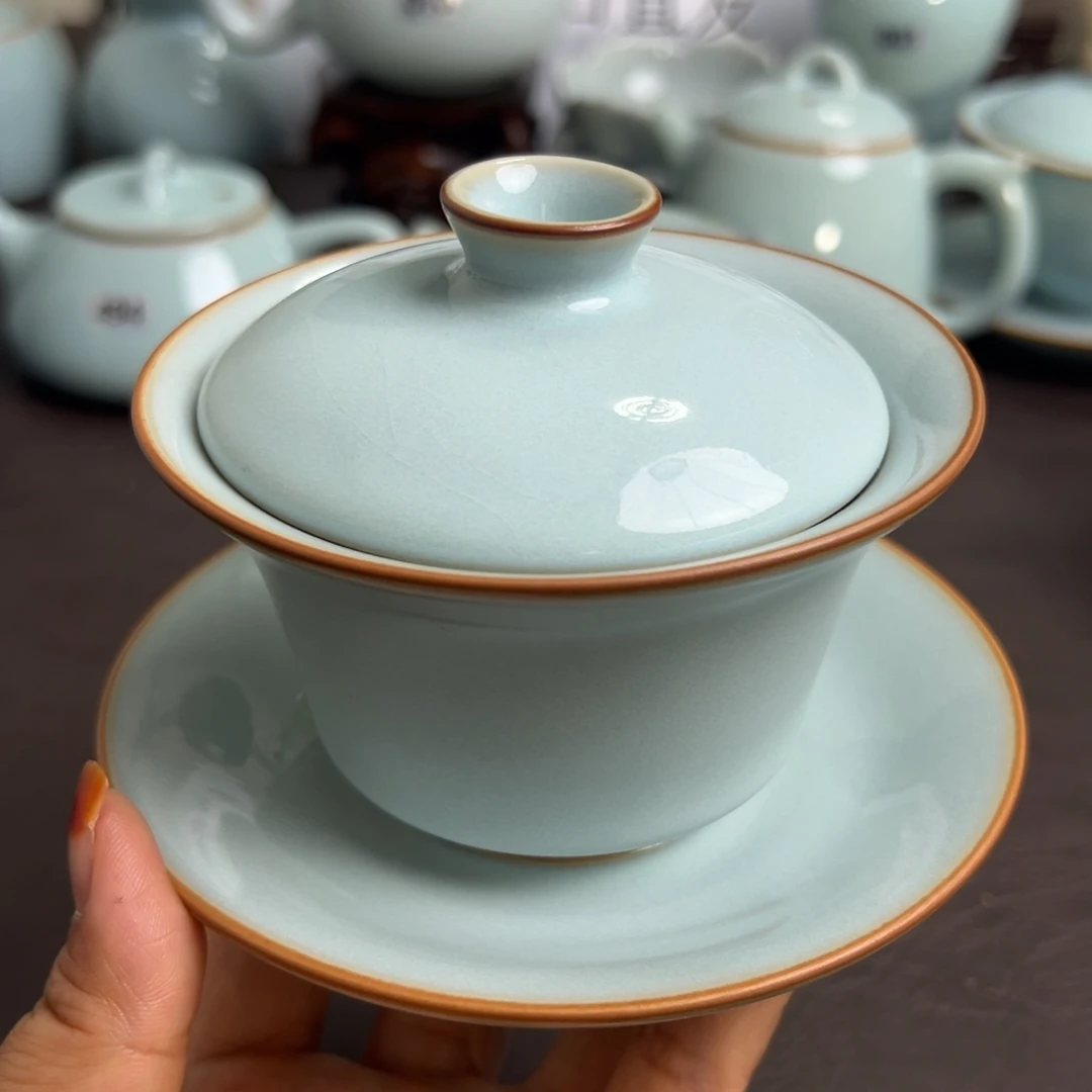 天青色马蹄盖碗微瑕