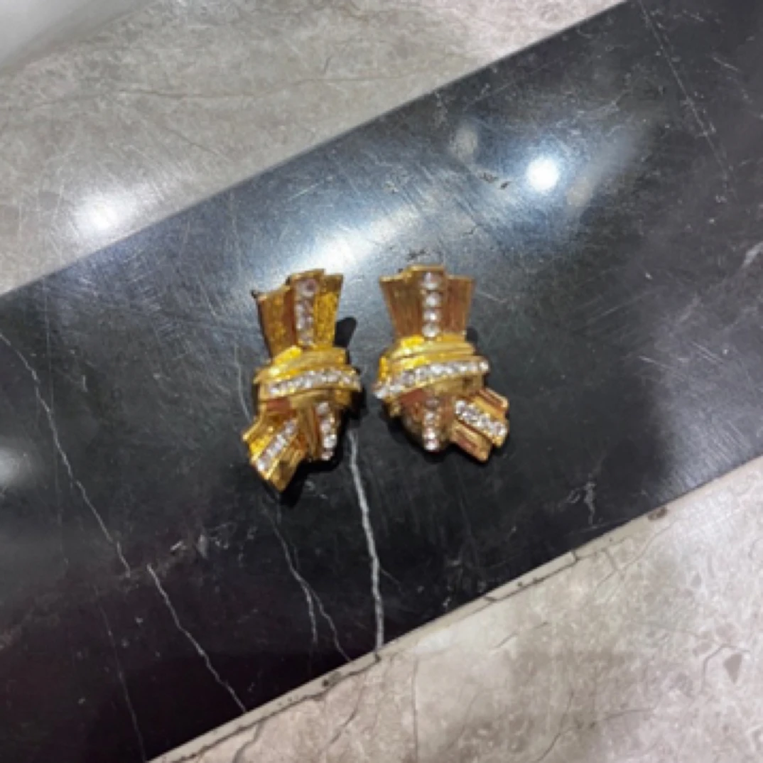 铜合金仿水晶耳饰 【8662】周年珍藏英｜经典原标克拉款CrownFrett