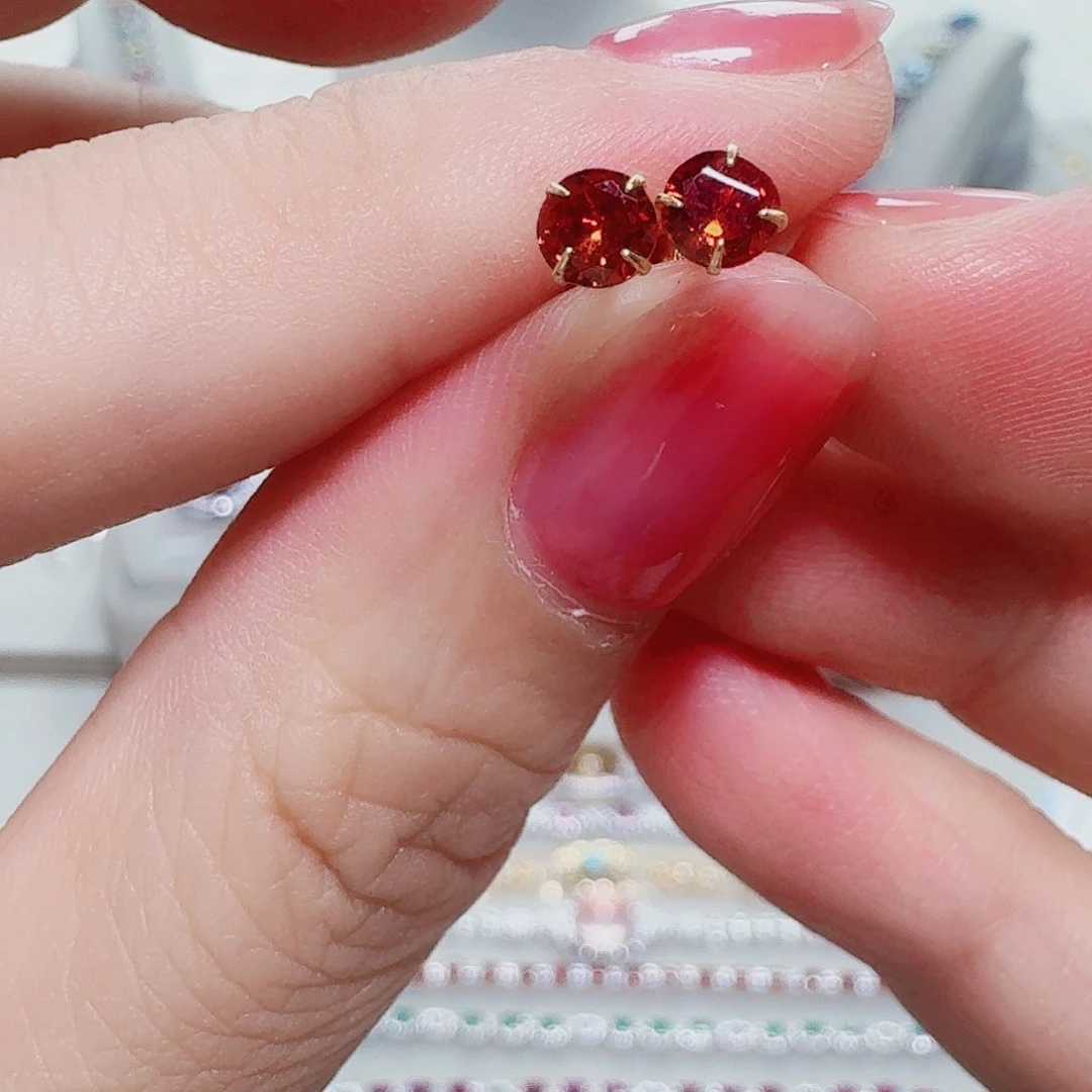 合成立方氧化锆925银耳钉