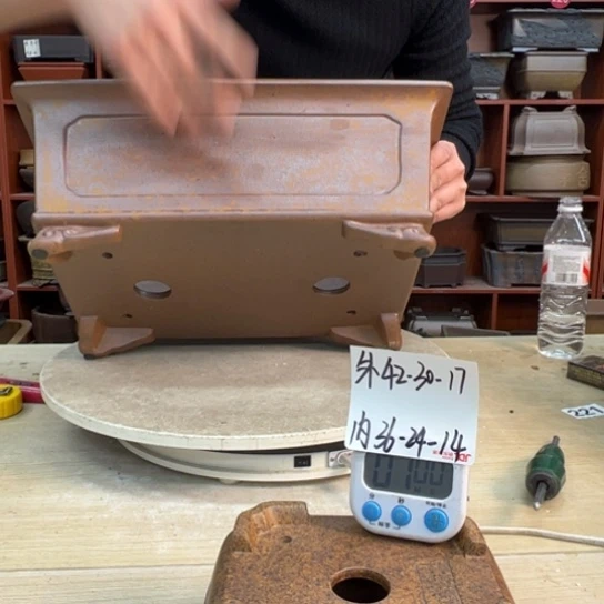 陈***忠紫砂花盆中香气浓重